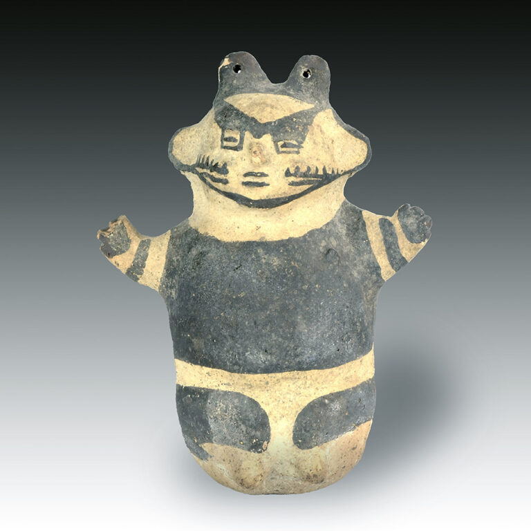 A fine Chancay figure